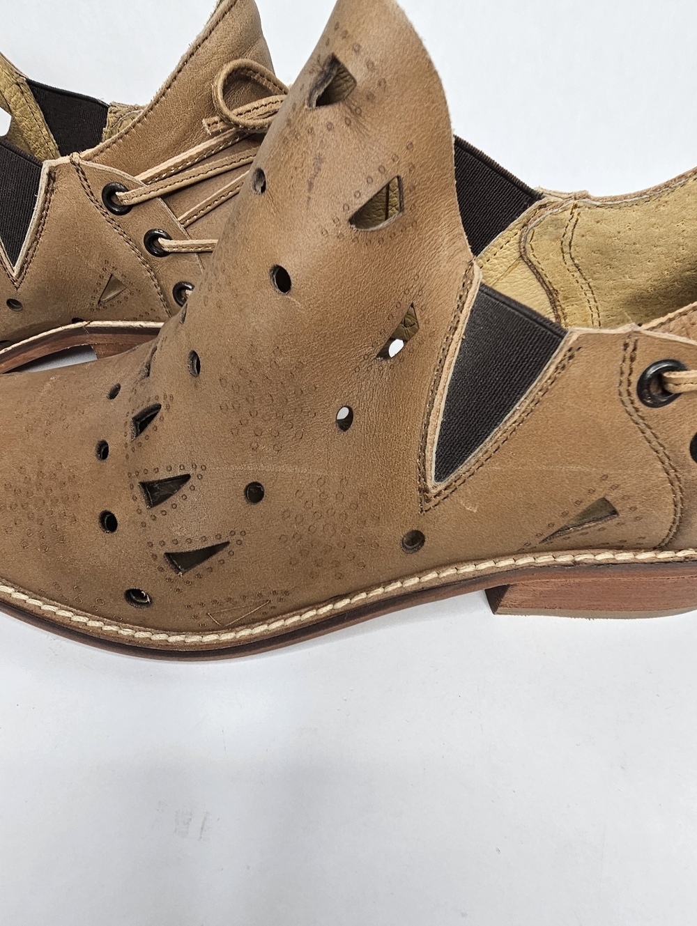 Musse & Cloud "Coolise" laser-cut leather ankle booties 10 - Picture 7 of 13